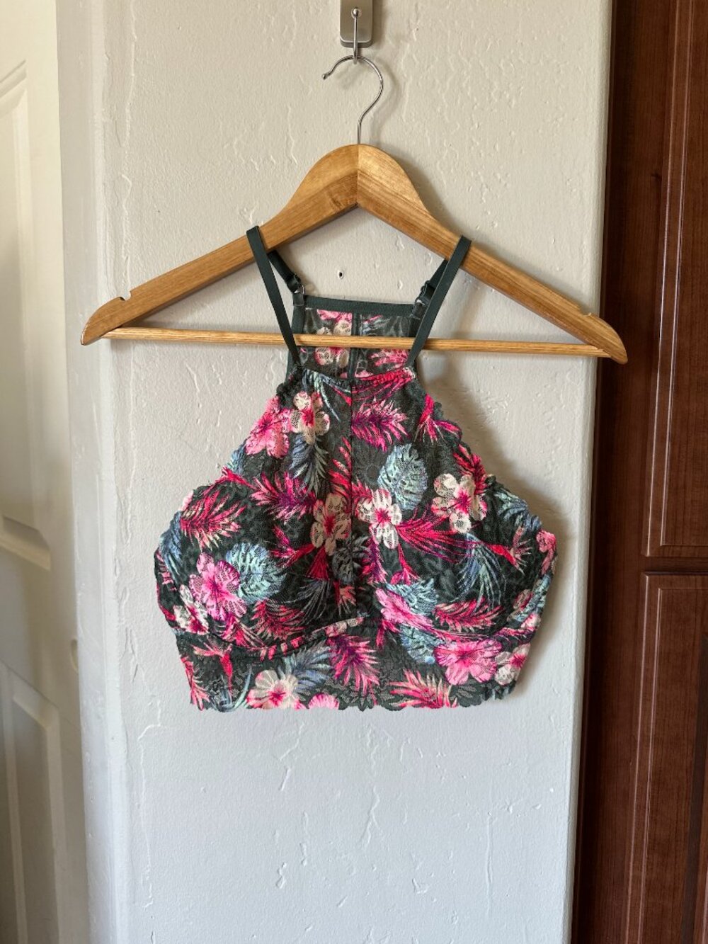 Victoria’s Secret PINK Floral Lace Push-Up Bralette – Size M / C80
